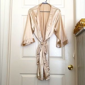 Women’s champagne silk short robe with ties